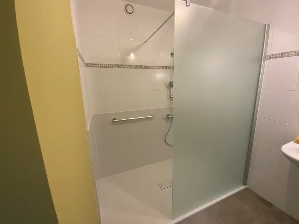 Remplacement de baignoire en douche - après installation