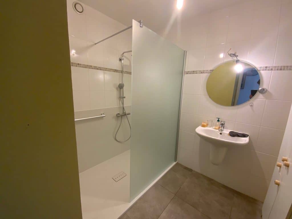 douche paroi satinée