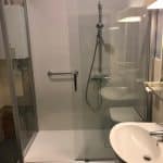 Cabine de douche adaptée sénior et pmr