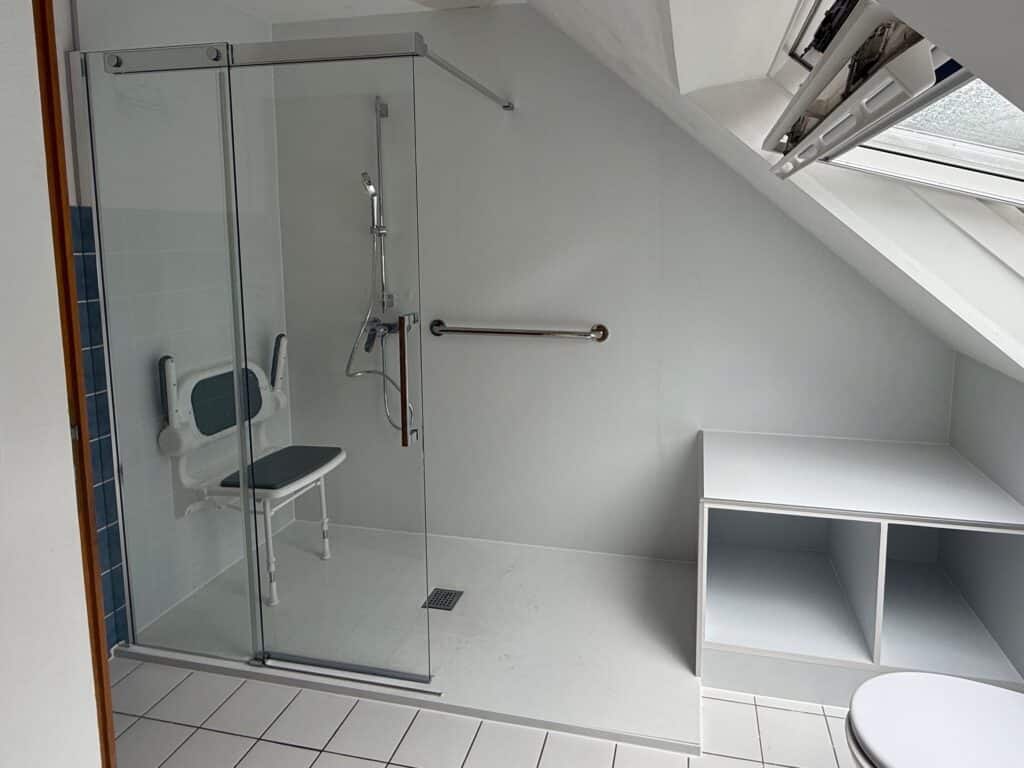 Douche Coulissante Pierre & bois — réalisation Hyseco